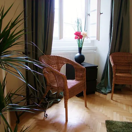 Hotel Old Town Square 3*