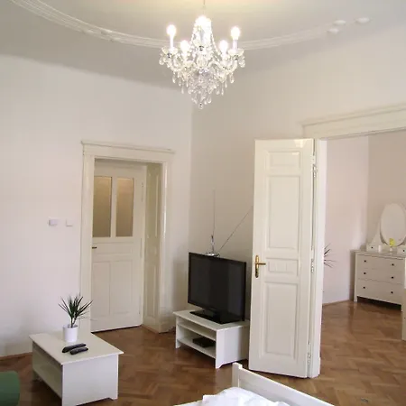 Old Town Square Hotel 3*