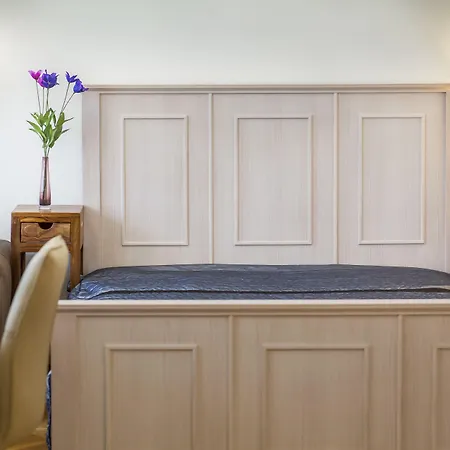 Hotel Old Town Square 3*