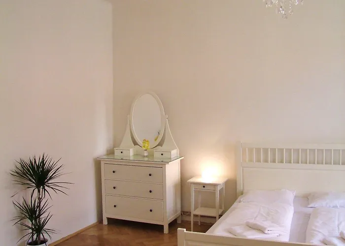 Old Town Square Hotell 3*