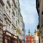 酒店 Old Town Square