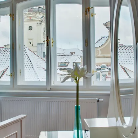Hotel Old Town Square 3*